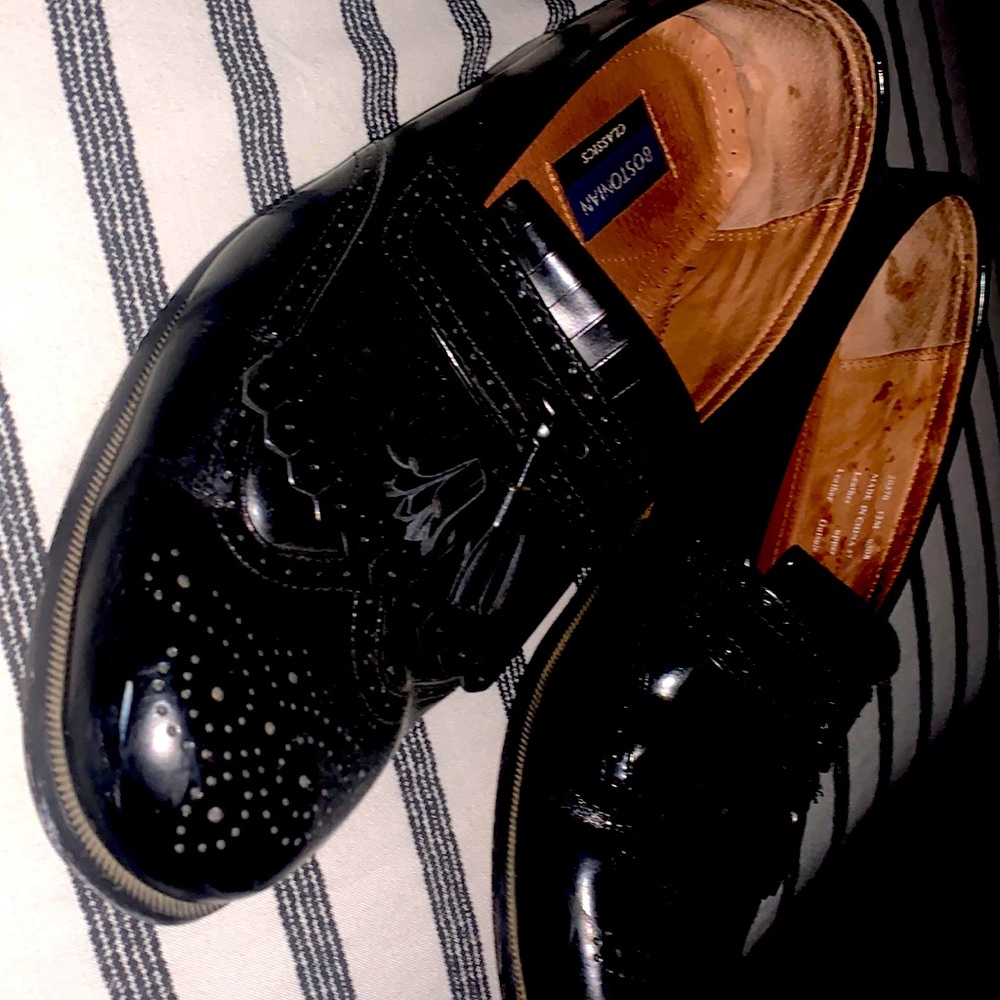 12 men’s Bostonian Classics black tassel loafers